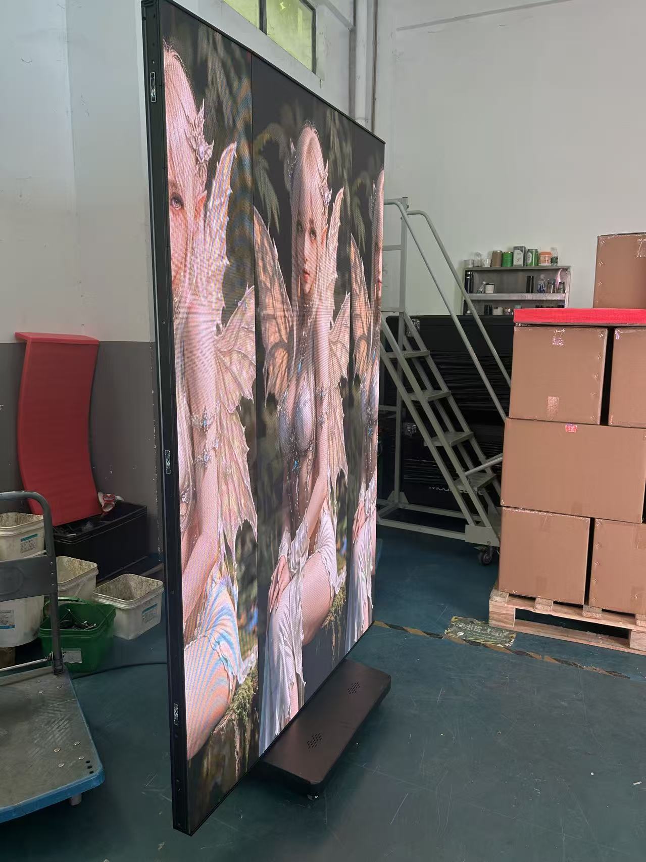  Advertising Left-to-Right Tri-Foldable LED Digital Poster Video Screen Display