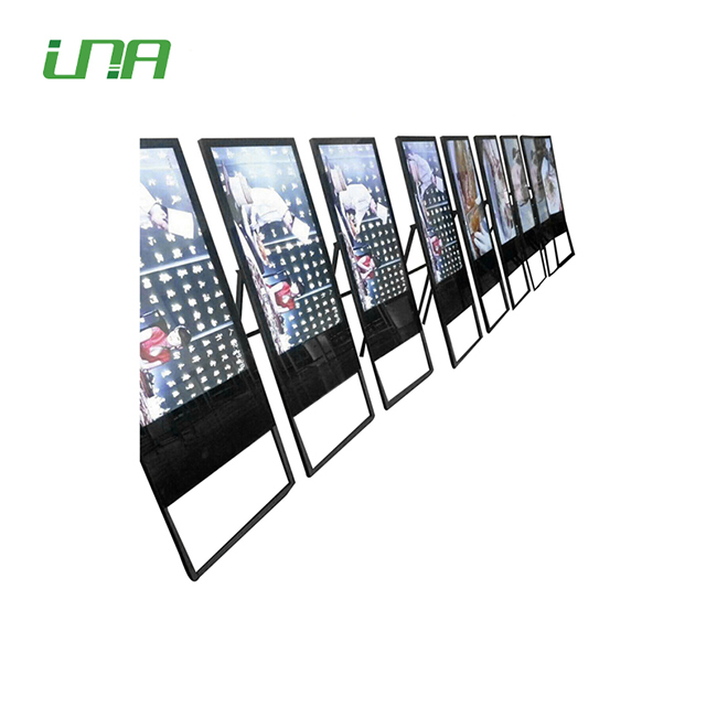Indoor 32'' Advertising Portable Portrait LCD Digital Poster Display